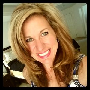 Meet your Posher, Dee